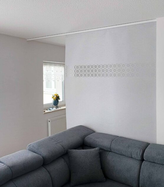 Moderner Flächenvorhang als Raumteiler Lasercut